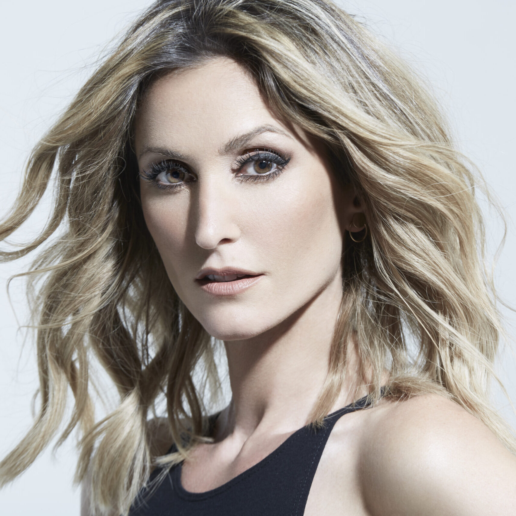 Kellylevesqueheadshot